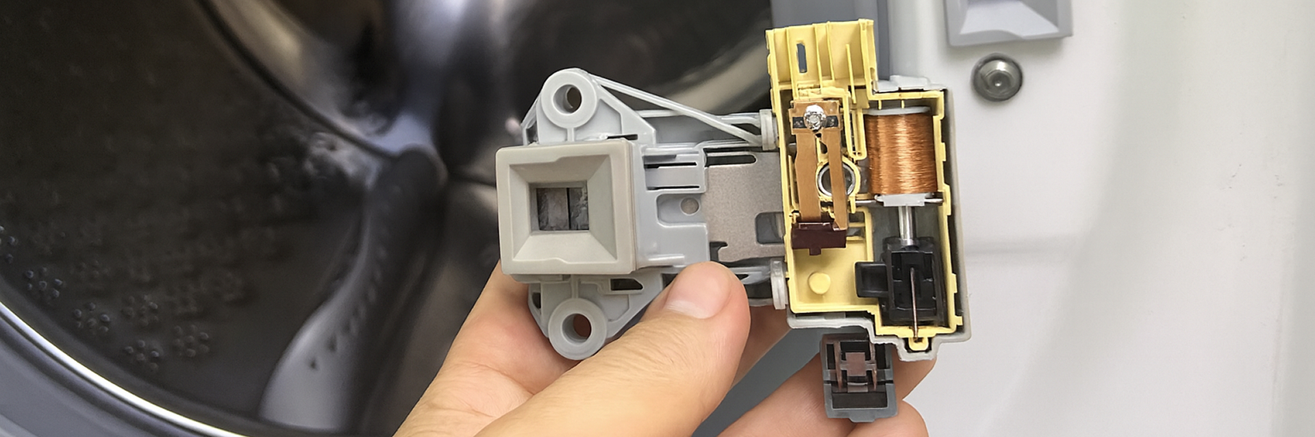 Замена устройства блокировки люка стиральной машины Beko